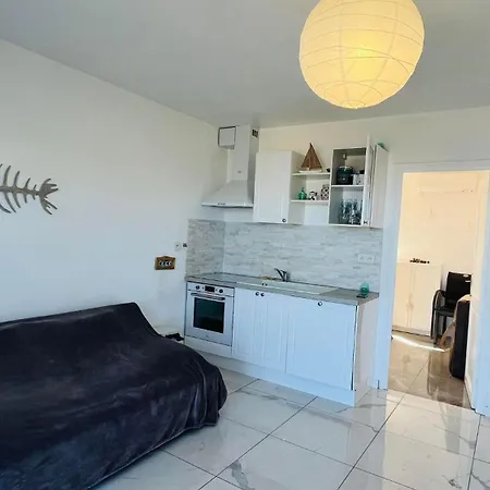 Les Rochers Apartment *